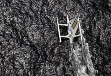 COLLISION POUR CASTORAMA, MAIS PAS DE DEGATS… Ellen MacArthur / Castorama