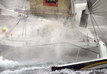 Un tour du monde en multicoques Gitana X - Thierry Duprey du Vorsent et Erwan Le Roux / � B.Stichelbaut/DPPI