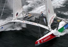 Médiatis Région Aquitaine chavire, son skipper est sain et sauf Médiatis Région Aquitaine / Yves Parlier