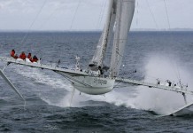 L´Hydroptère stoppé en plein vol… L´Hydroptère - Alain Thébault