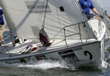 Dean Barker salue Mathieu Richard et ses troupes Congressional Cup 2004