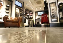 Le premier magasin Oakley. Magazin Oakley