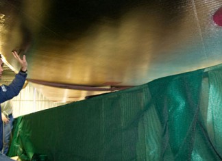 Delta Dore à l´eau avant la fin du mois Jérémie Beyou chantier 60' Delta Dore JMV