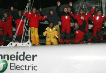 Geronimo s´empare du record San Francisco-Yokohama Arrivée de Olivier De Kersauson et de son équipage