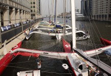 Cinq trimarans à Londres Départ de la Multi Cup à Londres