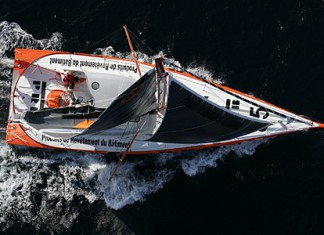 Nuit Celtique pour la tête de la flotte … PRB Farr Vincent Riou 2006