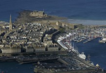 Dispositif spécial sur courseaularge.com Vue de Saint-Malo à une semaine du départ