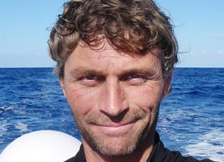 Bernard Stamm ‘Skipper de l´année´ en Suisse Bernard Stamm Velux 5 Oceans etape 1 2006