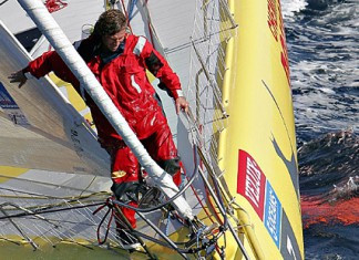 Stamm se retire de la Barcelona World Race. Il courra la Transat Jacques Vabre Stamm Cheminées Poujoulat Velux 5 Oceans
