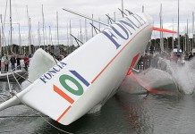 Desjoyeaux, le grand retour en mono Foncia retournement Desjoyeaux 28 mai 2007