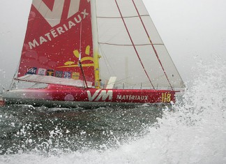 Jean Le Cam en tête de la flotte VM Matériaux