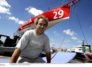 Fin de chantier pour le Veolia de Roland Jourdain Roland Jourdain / Véolia