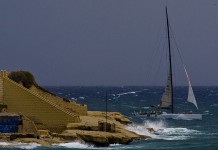 Rambler vainqueur dans la tempête Rambler gagne la Middle Sea 2007