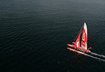 Francis Joyon à l’assaut du record du tour du monde en solitaire Start Idec