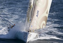 Armel Le Cléac’h sous gréement de fortune brit air