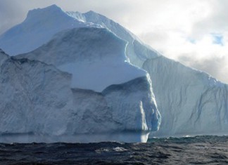 Prochain passage : Le Cap Horn iceberg barcelona race jean pierre dick