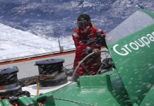 Groupama 3 accélère A la barre de Groupama 3