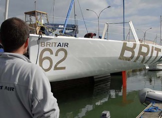 Armel Le Cléac´h remet à l’eau un Brit Air allégé MAL Britair Le Cleach