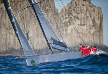 Duel entre Wild Oats XI et Etihad Stadium Wild Oats XI au large de Hobart