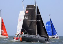 Départ musclé et démâtages au Mini Pavois Mini Pavois 2010 départ