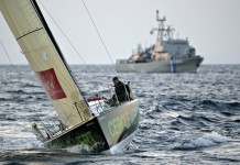 Gildas Morvan : “c’était un beau duel…” Gildas Morvan avec navire escorteur de la marine Grèque