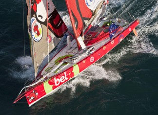 Compression de la flotte au large du Brésil Groupe Bel préparation Barcelona World Race