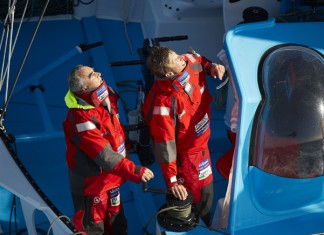Virbac-Paprec 3 au large des Canaries Jean-Pierre Dick et Loïck Peyron
