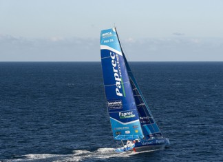 Virbac-Paprec 3 contourne les Canaries par l´ouest Loïck Peyron sur Virbac Paprec 3