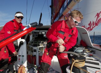 Une météo inhabituelle complique la tâche des duos Pella et Ribes sur Estrella Damm