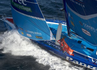 Virbac-Paprec 3 s´approche du cap Farewell Virbac-Paprec 3 Barcelona World Race