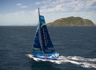 Dick et Peyron arrivent à Wellington Virbac-Paprec 3 au large de Wellington