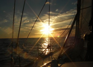 Ralentissement en mer de Tasmanie Temps calme pour FMC