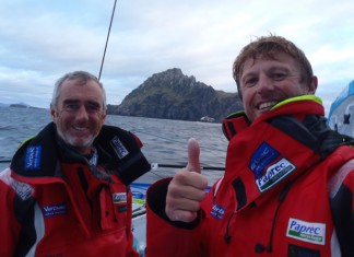 Les deux leaders doublent le cap Horn Peyron et Dick au cap Horn