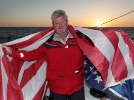 Brad Van Liew remporte la Velux 5 Oceans Arrivée Brad van Liew