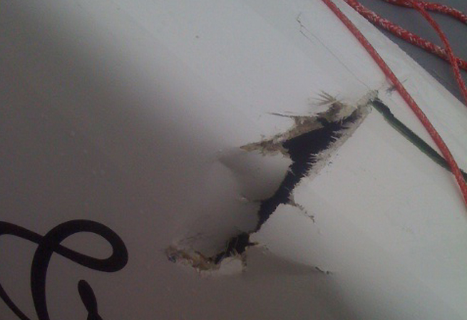 Trou dans la coque de Carolijn Brouwer Trou dans la coque de Carolijn Brouwer