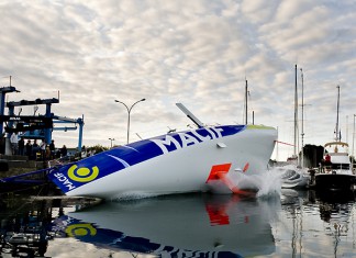 Macif mis à l´eau à Port-la-Forêt Test de retournement MACIF
