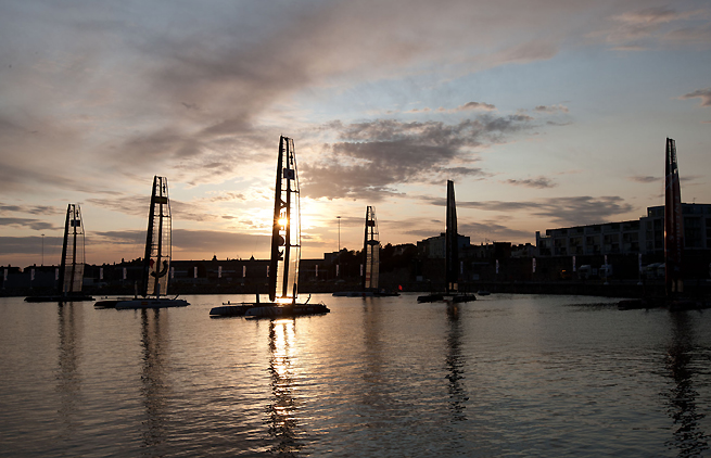 Les AC45 dans le port de Plymouth Les AC45 dans le port de Plymouth