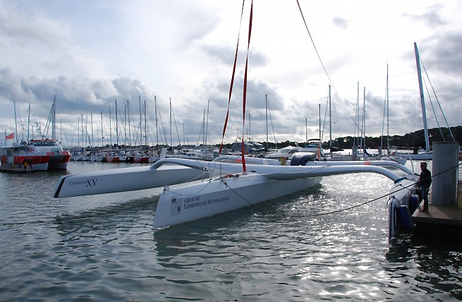 Mise à l`eau de Groupe Edmond de Rothschild Mise à l`eau de Groupe Edmond de Rothschild