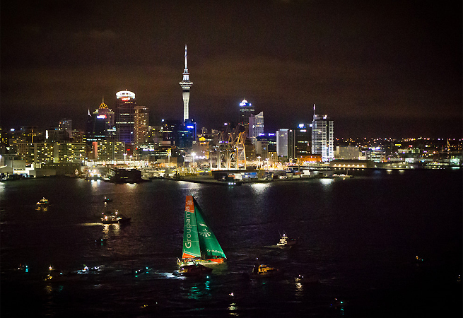 Arrivée Groupama à Auckland Arrivée Groupama à Auckland