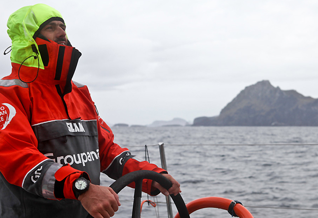 Cammas à la barre au cap Horn Cammas à la barre au cap Horn