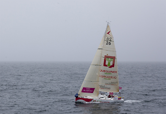 Yann Eliès Quéginer au large de la Bretagne Yann Eliès Quéginer au large de la Bretagne