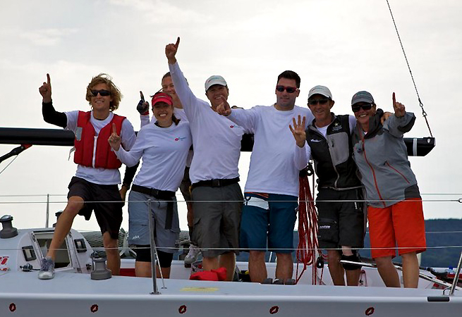 L`équipage de Groovederci Championnat du Monde Farr 30 L`équipage de Groovederci Championnat du Monde Farr 30