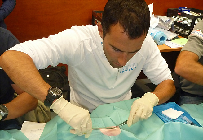 Armel Le Cléac`h formation points de suture Armel Le Cléac`h formation points de suture