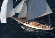 Un tour de la baie pour les voiliers classiques Moonbeam IV à Cannes