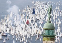Le vent fait défaut pour les 1737 bateaux Départ Barcolana 2012