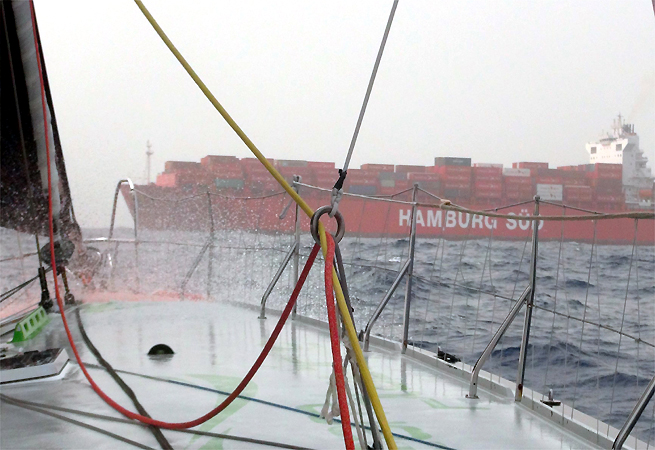 Team Plastique croise un cargo Team Plastique croise un cargo