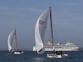 Belle bagarre entre les Nordistes et les Bretons derrière Groupama Flotte M34