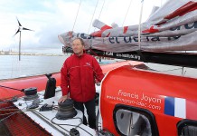 Joyon au départ dès la fin de l´après-midi IDEC Joyon à Bordeaux
