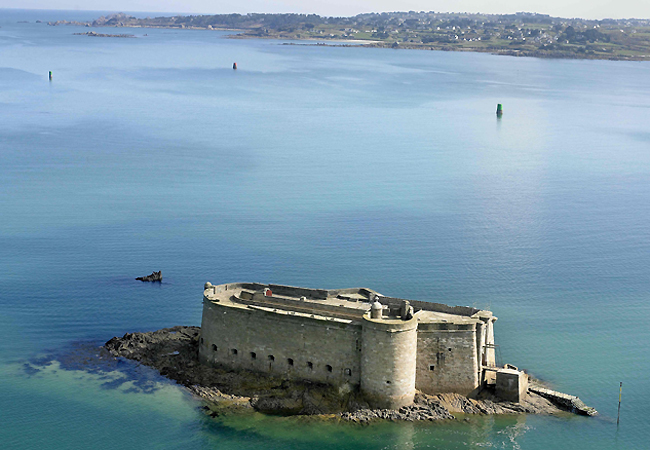 Baie de Morlaix château du Taureau Baie de Morlaix château du Taureau