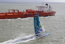 Gavignet et ses hommes déjà aux abords des Shetland MOD 70 Oman Sail Musandam